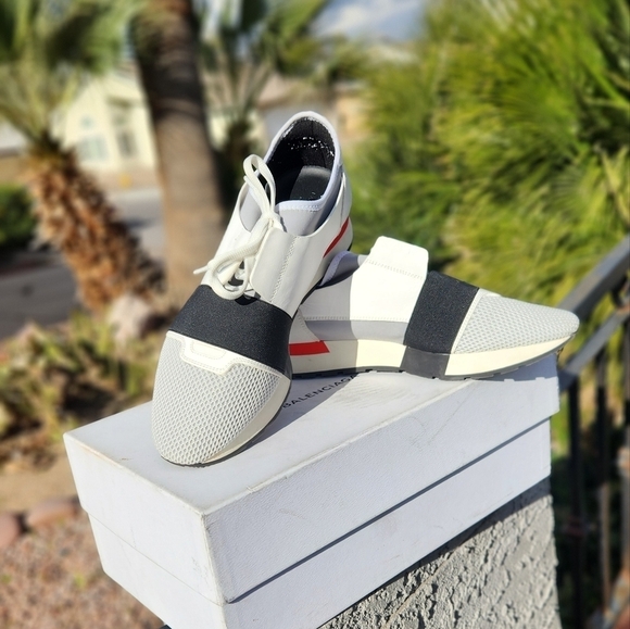 These Balenciaga Race‎ Runners - Picture 1 of 14